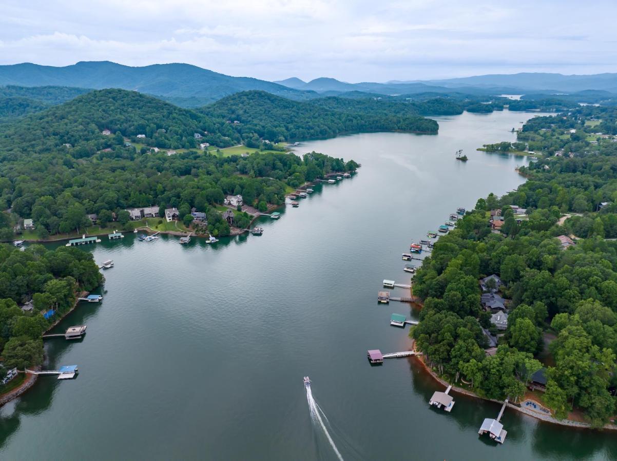 Retreat On The Lake Hiawassee Exterior photo