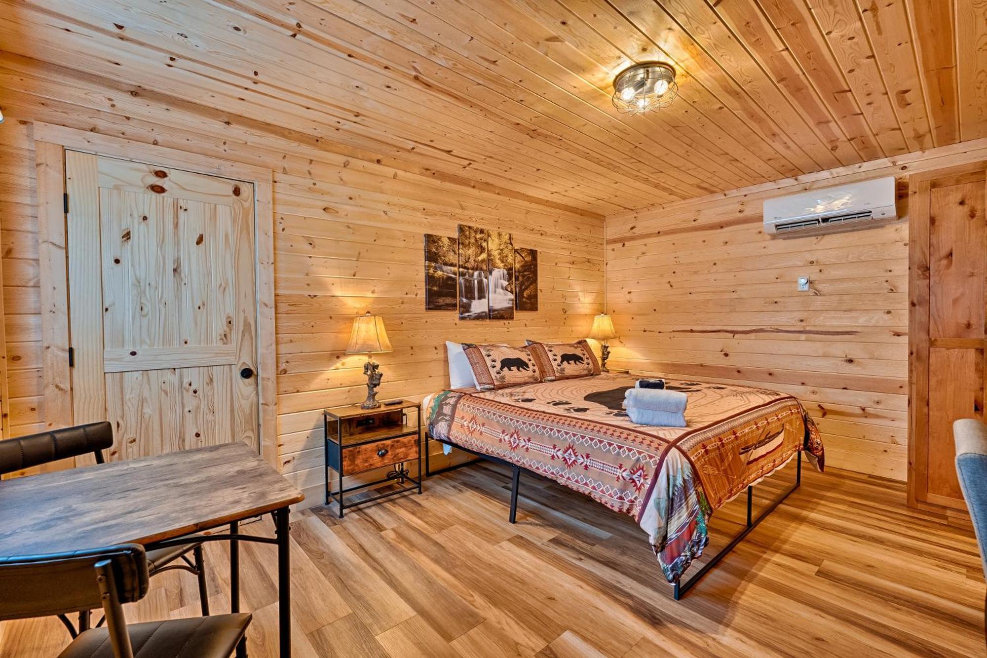 Retreat On The Lake Hiawassee Exterior photo